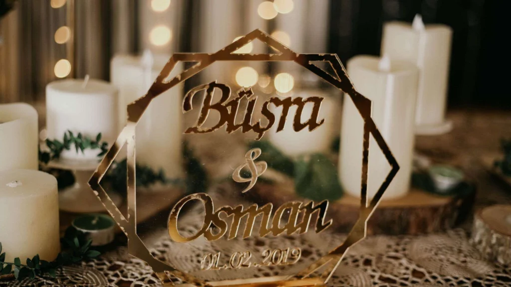 Copacul familiei în 8 straturi cu numele întregii familii gravate