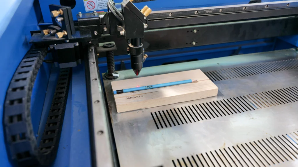 Comparație între gravură laser arsă și gravură CNC în adâncime